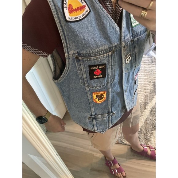 Lizwear Women’s Denim Vest Sz Medium State Park Patches Colorado Yellowstone - Picture 10 of 10